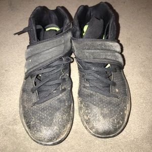 Black nike shoes